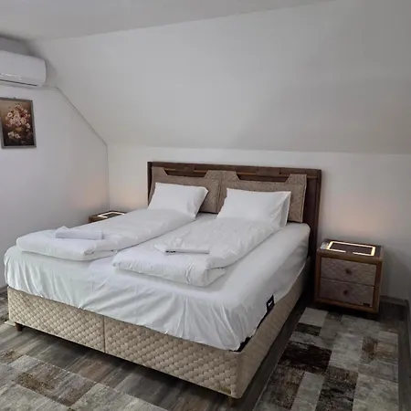 New Luxury In Center *