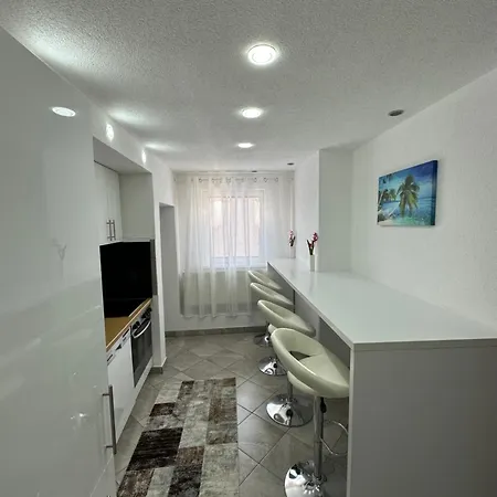 New Luxury In Center