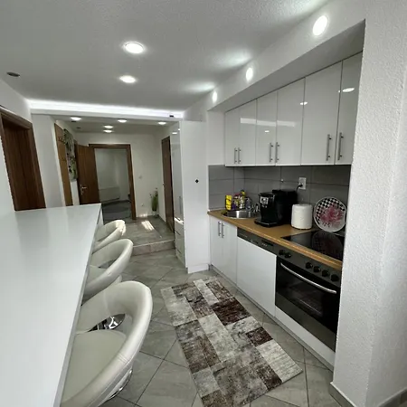 New Luxury In Center Apartment