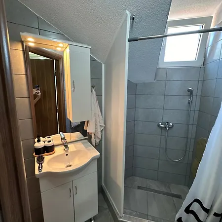 New Luxury In Center